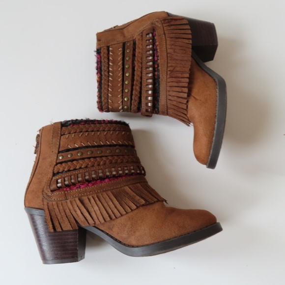 Brown MUDD Short Boots size 6 - Picture 4 of 7